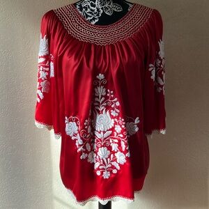XL BEAUTIFUL FOLKLORE STYLE RED & WHITE TOP WITH CROCHET TRIM AT THE BOTTOM